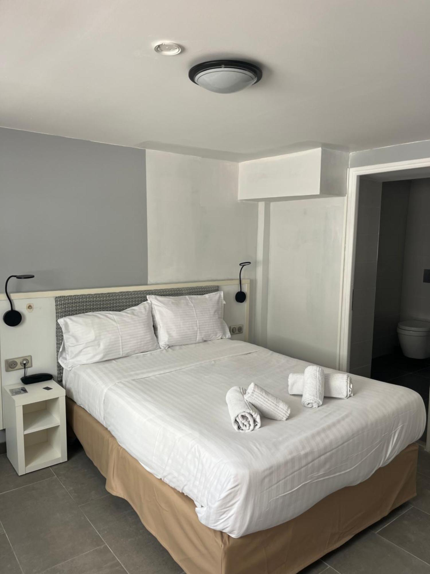Hotel Flots D'Azur Promenade Des Anglais Niza Habitación foto
